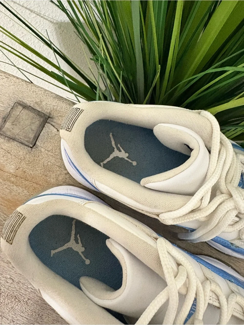 Jordan 11 Retro Low UNC 2017 Sneakers - Picture 6 of 8
